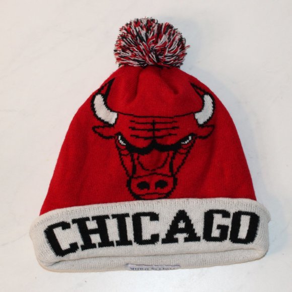 Chicago Bulls Red BMO Harris Bank Pom Knit Winter Ski Hat - Picture 1 of 2
